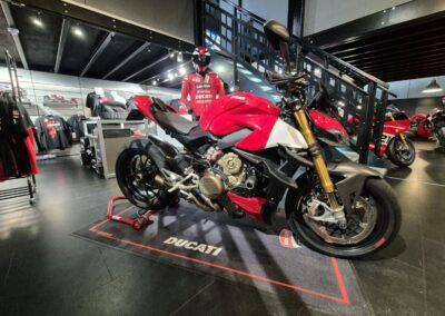 2021 Ducati Streetfighter V4S £1000’s of extras